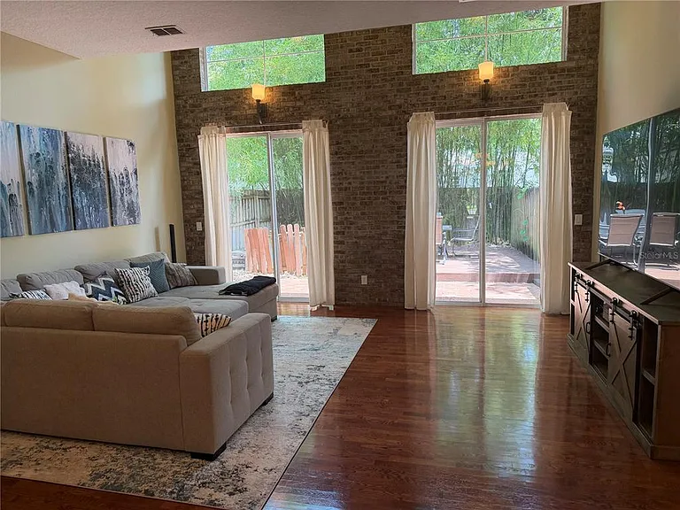 1009 Elmwood St #1009 — Photo 9