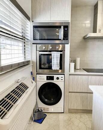2nd image of 408 SE 12th Ct #3B