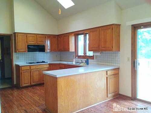 4th image of 11213 W 106th St