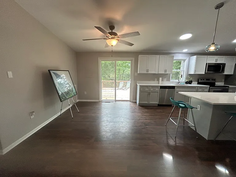 525 Clubhouse Dr — Photo 6