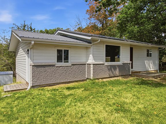 3rd image of 689 Oak Hill Drive Road