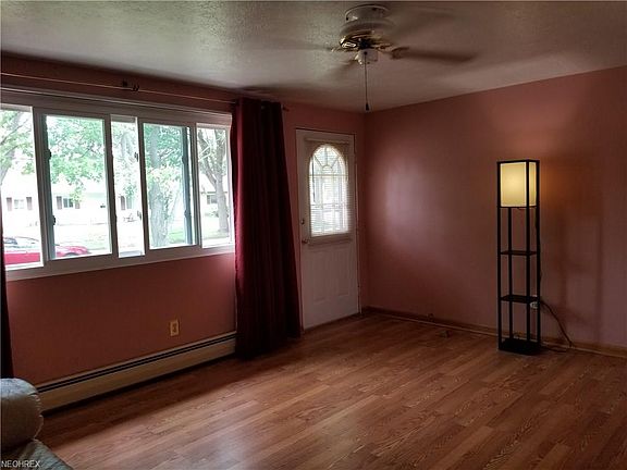 3rd image of 814 Case Ave