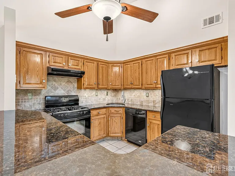 4006 Crawford Ct — Photo 8