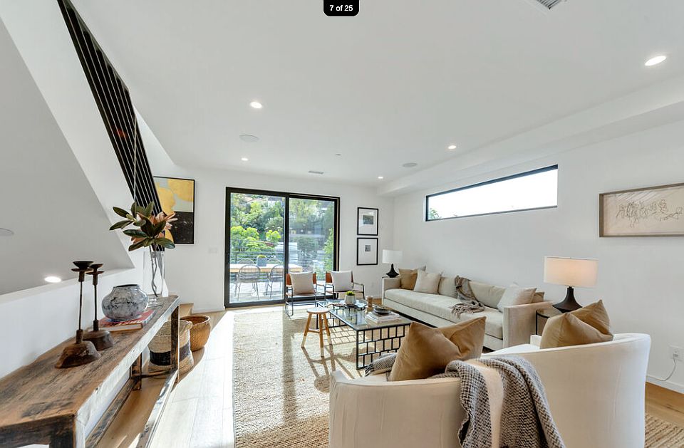 1st image of 6327 1/2 Primrose Ave