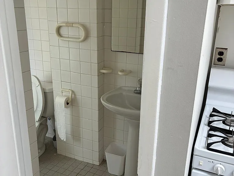 504 Court St #5 — Photo 14