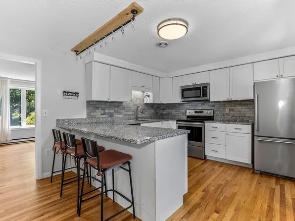 5 Village Way APT C, Norton, MA 02766