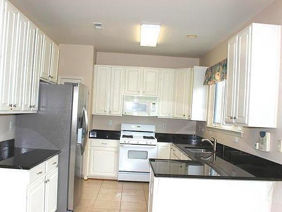 5th image of 105 Orchard Hills Dr