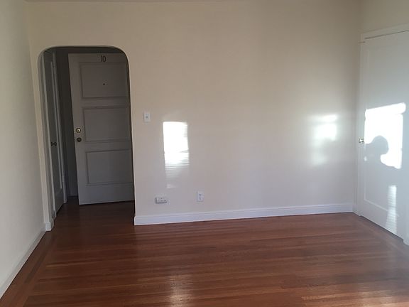 3rd image of 777 El Camino Real #10