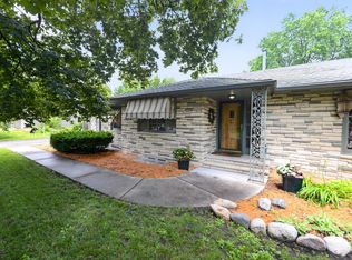 5004 Yvonne Ter, Edina, MN 55436
