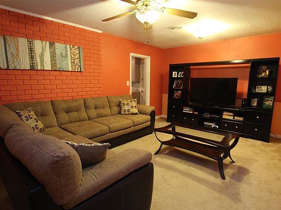 2nd image of 2271 Arnold Ct