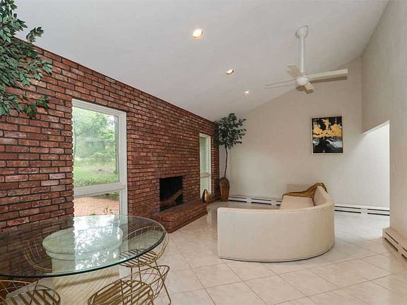 5th image of 30 Fairway Dr #30