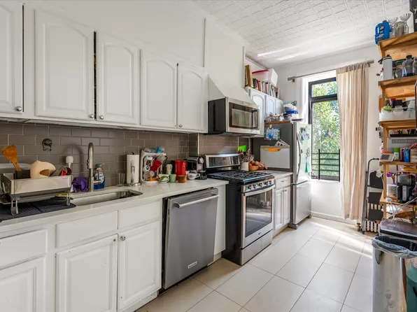 59-32 Grove Street image 14 of 23