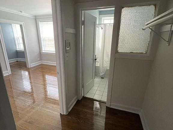 4th image of 1716 W Albion Ave #K1