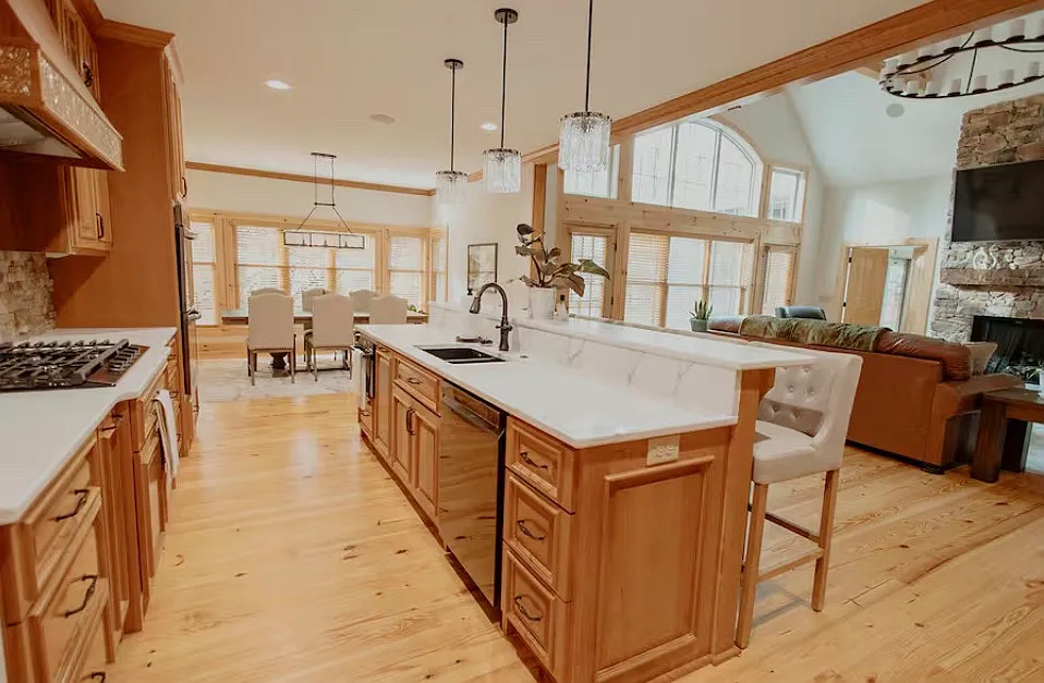 4 bed, 4.5 bath, 4500 sqft, $3,600 — Photo 4