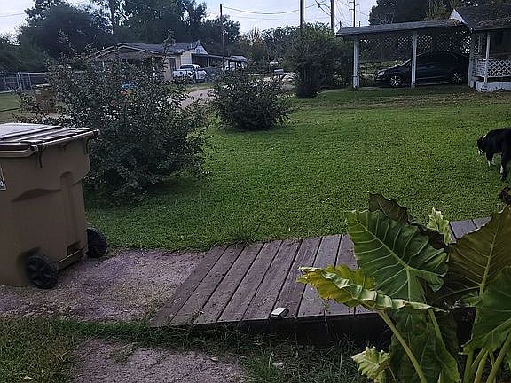 4th image of 605 & 607 E Avenue D