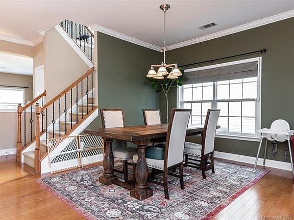 5th image of 178 Silverspring Pl