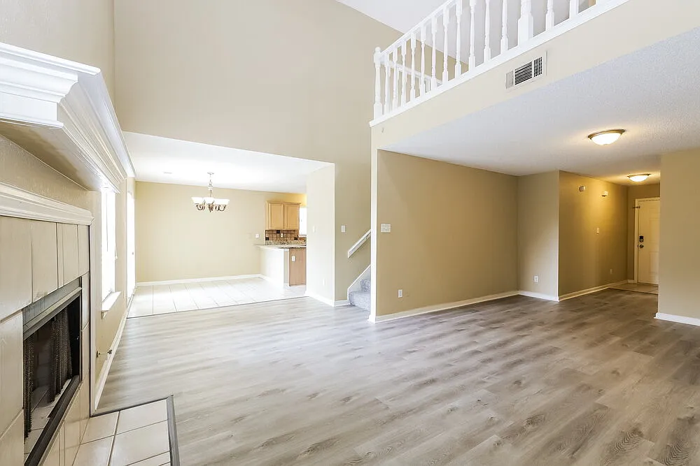 3 bed, 2.5 bath, 1986 sqft, $2,390 — Photo 4