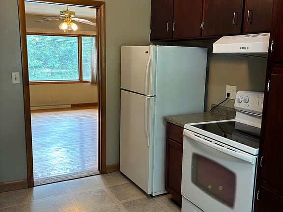 4th image of 1134 E Jefferson St