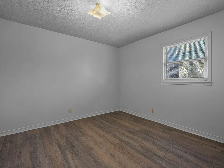 103 Naydonlin Dr — Photo 3