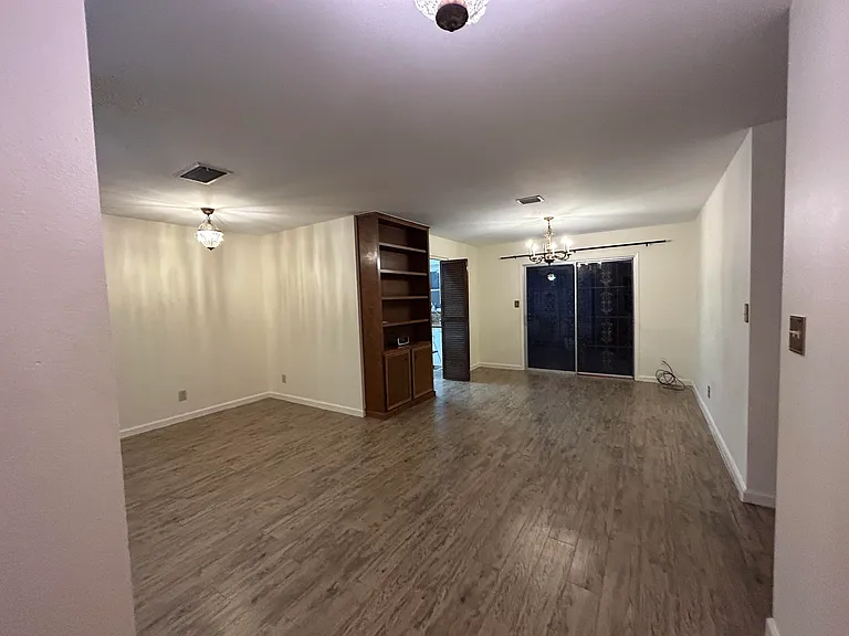 17 Ebony Ave — Photo 17