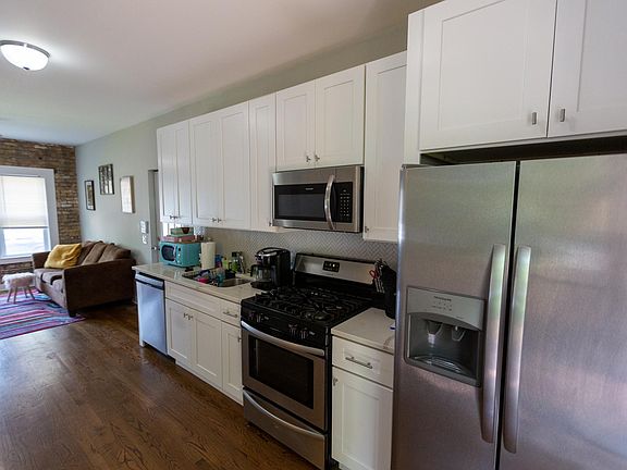5th image of 3905 W Shakespeare Ave #1W