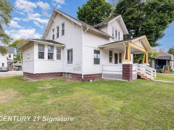 805 S Douglas St #1/2, Mount Pleasant, MI 48858