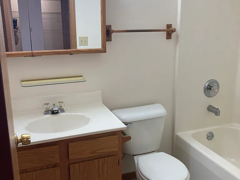 1616 Brook Park Dr — Photo 9