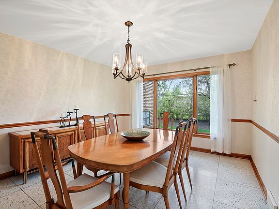 5th image of 9039 Kolmar Ave