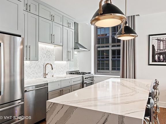 5th image of 212 W Washington St #P5-9