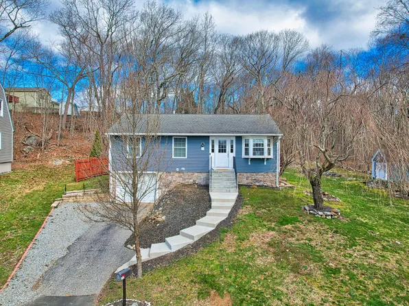 22 Rain Dance Circle, Naugatuck, CT 06770