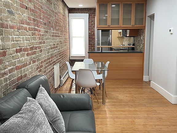 4th image of 2001 Park St #2