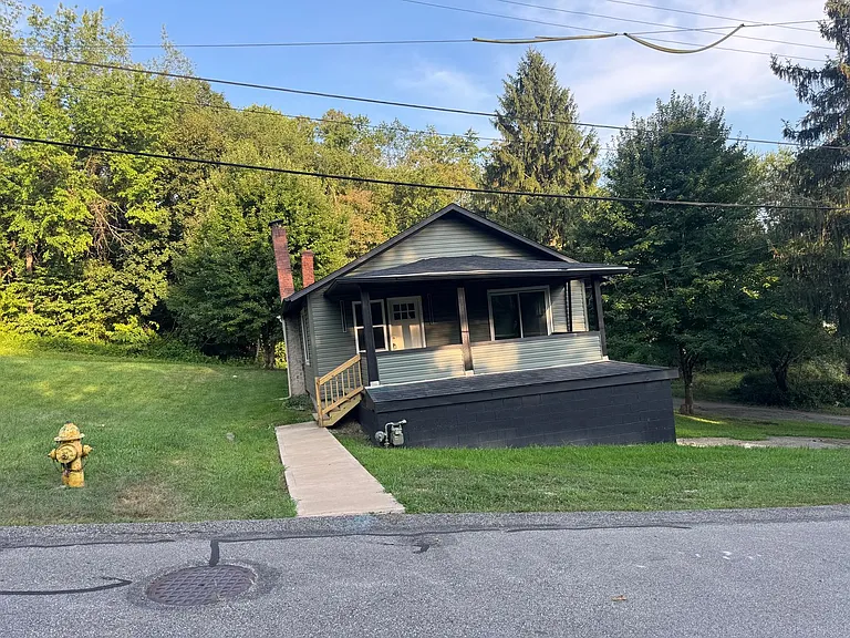 2637 Woodlawn Dr — Photo 1