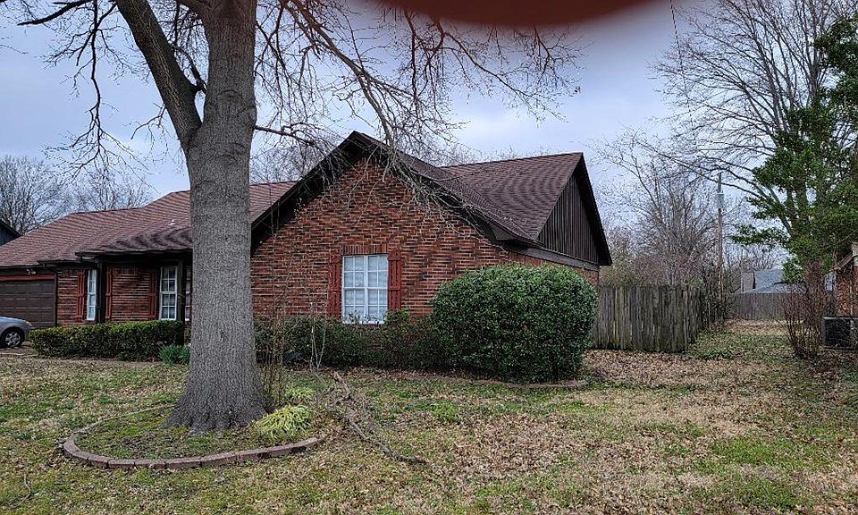 2nd image of 1009 Brookdale Dr