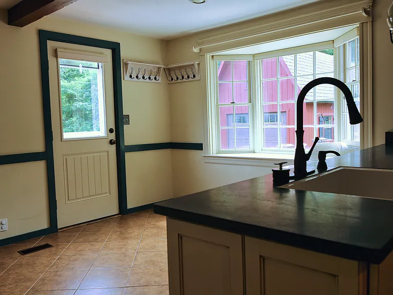 44 Pleasant St — Photo 7