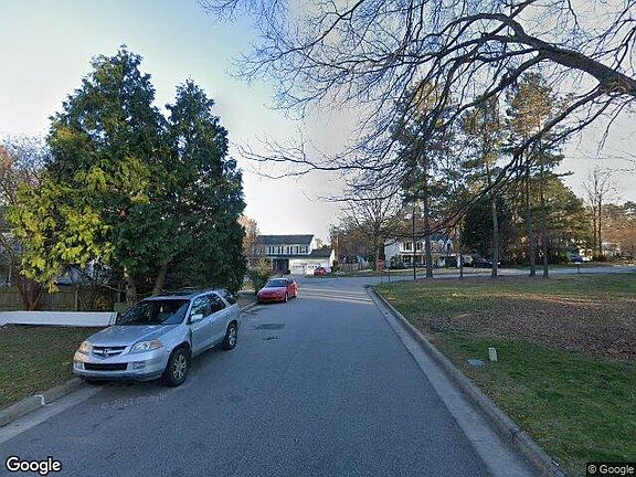 Exterior Neighborhood (street photo)