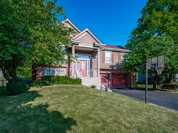 21 Lilac Ct, South Elgin, IL 60177