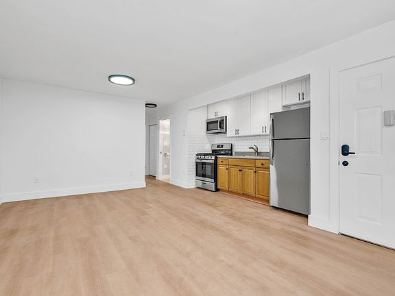 2nd image of 461 E 144th St #1