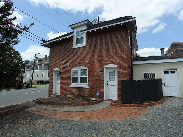 119 S Marshall St — Photo 2