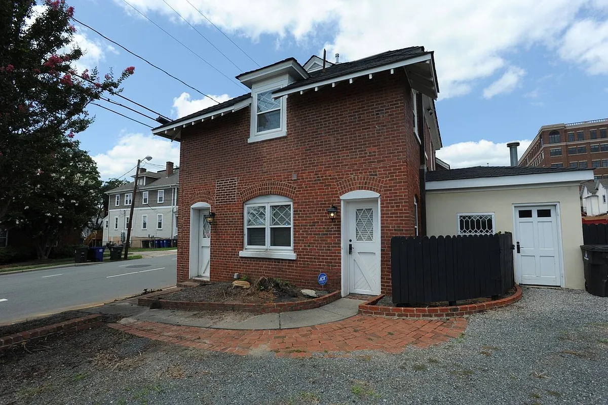 Building Photo - 119 S Marshall St