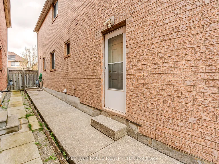 5921 Summerside Dr — Photo 2