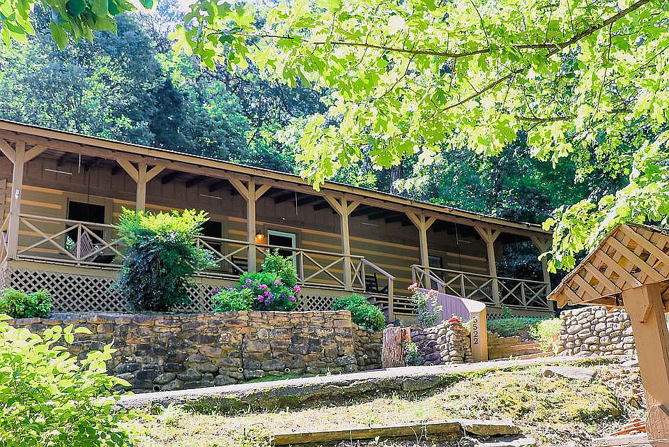 5522 Browntown Road log home