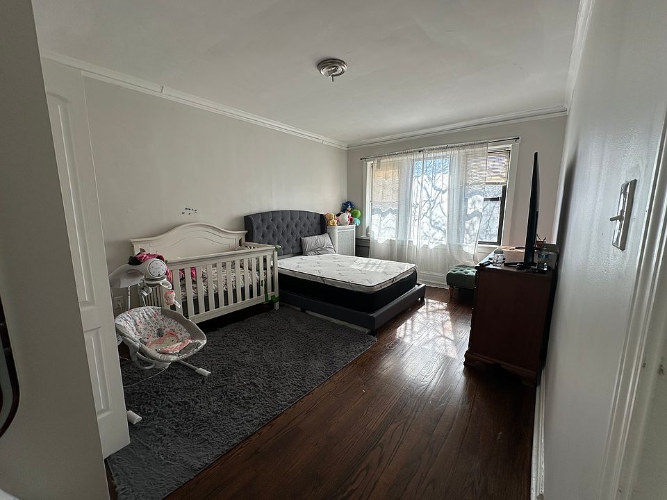 1st image of 1552 W Arthur Ave APT 3
