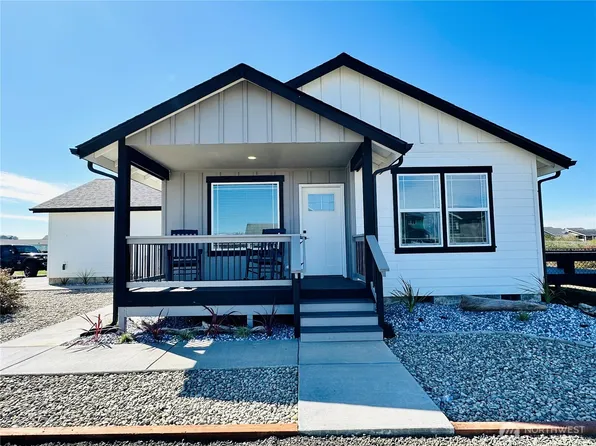 400 Malibu Street SW, Ocean Shores, WA 98569