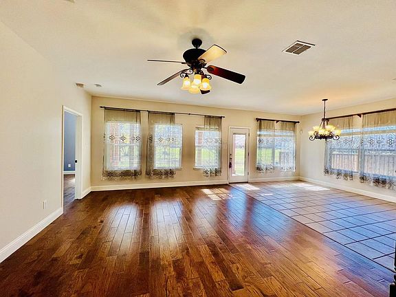 4th image of 8201 Robertson Dr