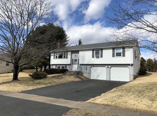 7 Hampshire Dr, Glastonbury, CT 06033