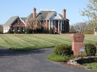 22600 Hillside Cir, Leesburg, VA 20175