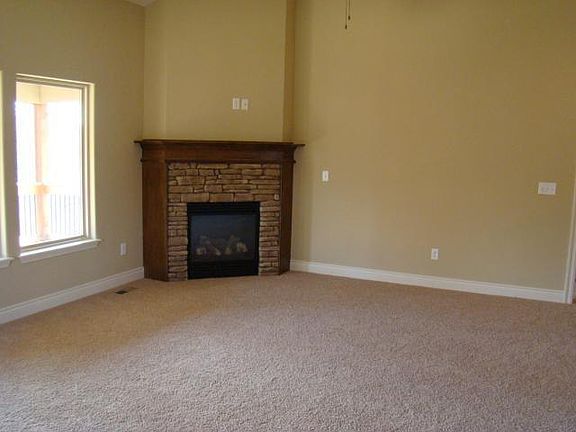 4th image of 6221 Green Hills Ln
