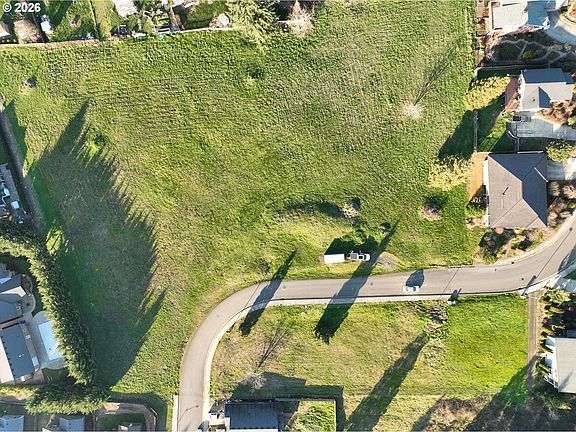 2nd image of Wetleau Dr