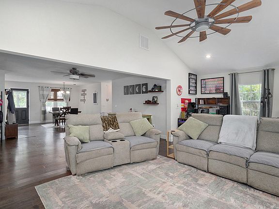 3rd image of 7020 W Farm Road 182