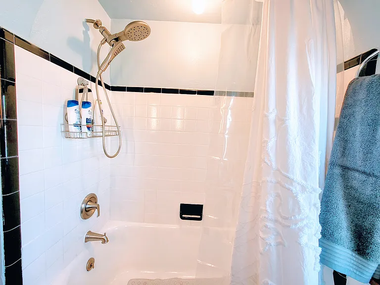 3 Jackson Ave #2 — Photo 8